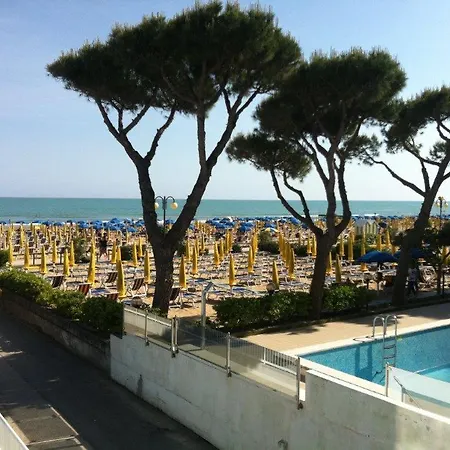 La Piramide Da Colla Apartment Lido di Jesolo